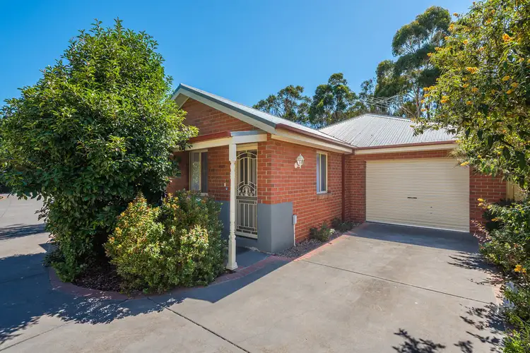 3/4 Morrow Road, Gisborne VIC 3437