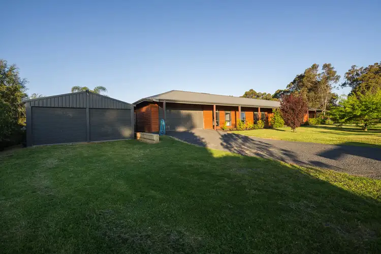2 Kingia Close, Burekup WA 6227
