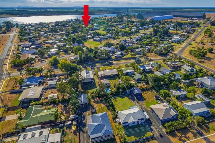 26 Duffy St, Burnett Heads QLD 4670