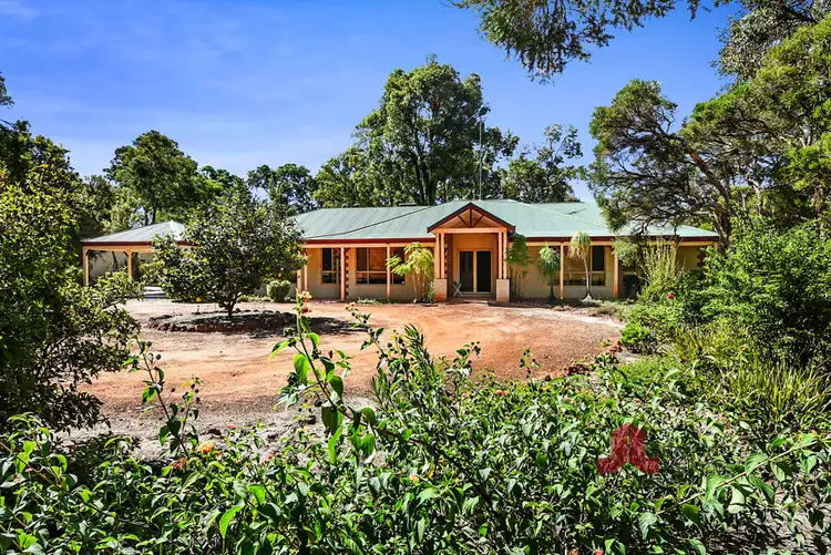 Third view of Homely house listing, 8 Seabreeze Cl, Leschenault WA 6233
