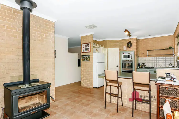 Fifth view of Homely house listing, 8 Seabreeze Cl, Leschenault WA 6233