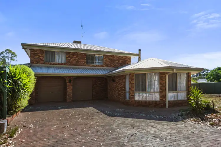 Main view of Homely house listing, 8 Clarcoll Crescent South, Kangaroo Flat VIC 3555