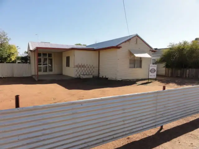 112 Knox St, Broken Hill NSW 2880