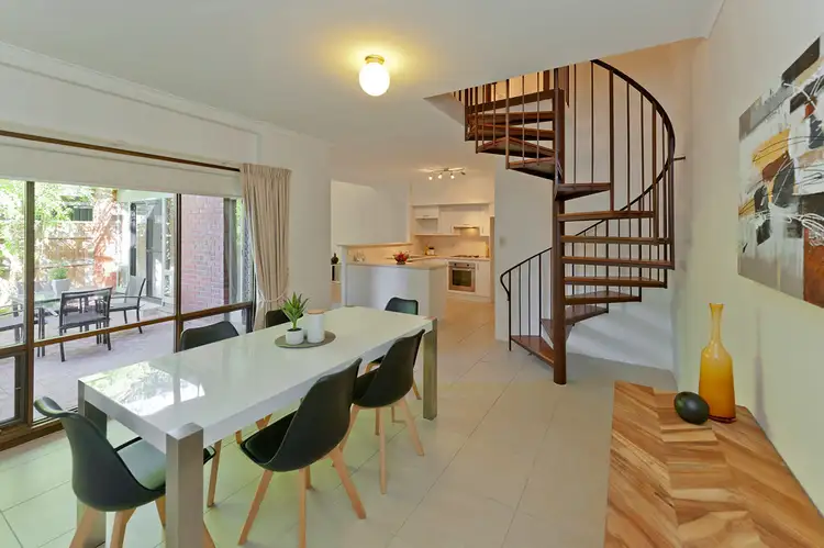 2/28 Russell St, Adelaide SA 5000