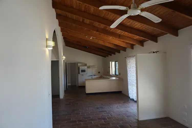 24 Bombala Cres, Rainbow Beach QLD 4581