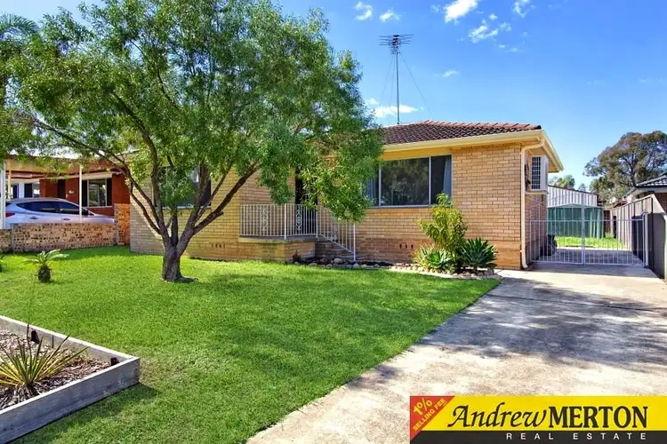 15 Elwood Cres, Quakers Hill NSW 2763