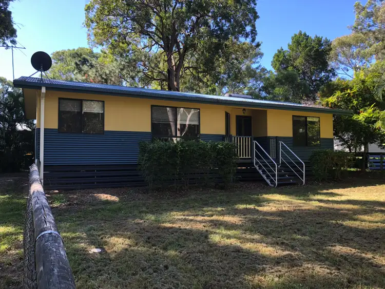 27 Tingara St, Macleay Island QLD 4184