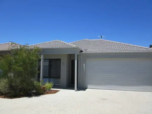 29 Larwood Crescent