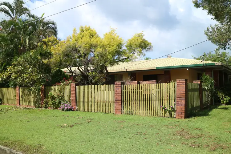 26 Grace St, Scarborough QLD 4020