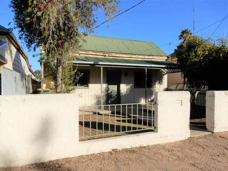 19 Revell Street St