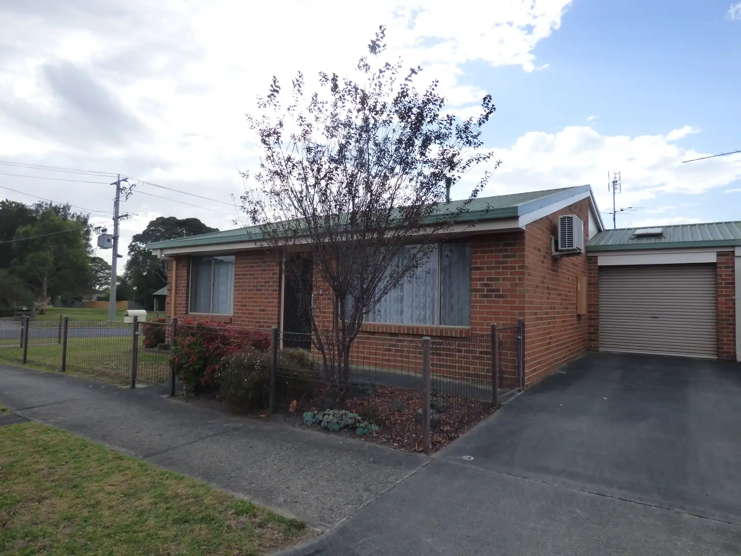 Main view of Homely townhouse listing, 1/1 Saxtons Dr, Moe VIC 3825