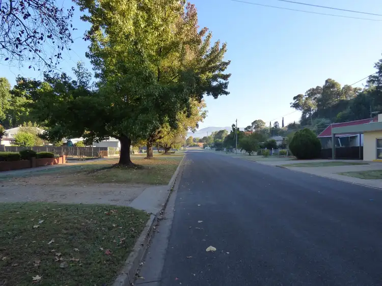 Fifth view of Homely house listing, 8 Robertson St, Myrtleford VIC 3737