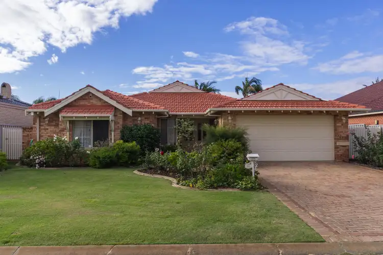 Second view of Homely house listing, 18 Rosaglen Rise, Noranda WA 6062
