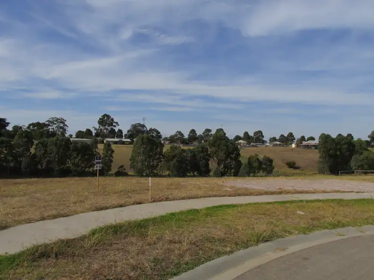 3 Robert Ct, Eastwood VIC 3875