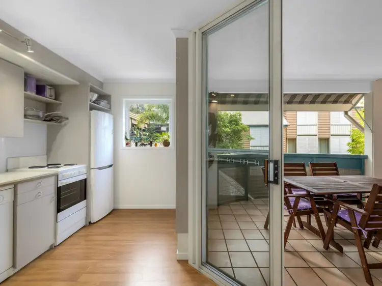 Third view of Homely apartment listing, 9/21-23 Quinton St, Kangaroo Point QLD 4169