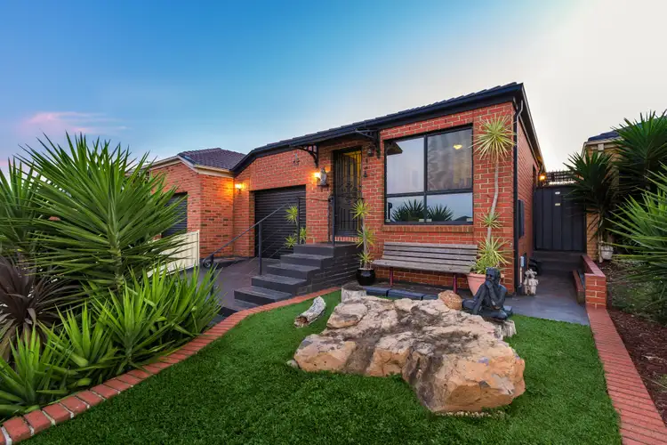 4 Oakbank Ct, Melton West VIC 3337