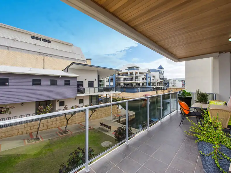 Main view of Homely unit listing, 2/2D Treviso Mews, Mandurah WA 6210