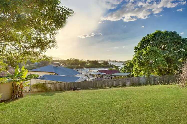 6/8 Oaka Lane, Gladstone Harbour QLD 4680