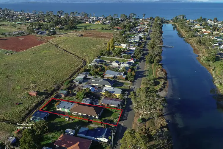 14 North Tce, Lauderdale TAS 7021