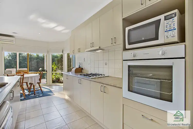 Seventh view of Homely house listing, 10 Rotheram Court, Trafalgar VIC 3824
