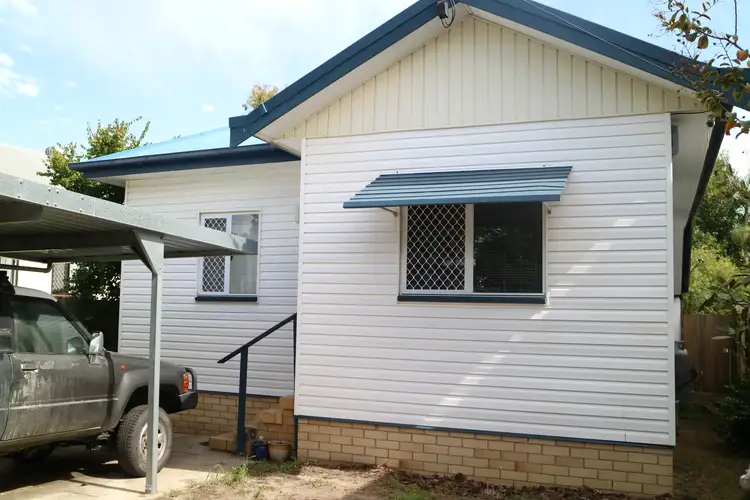 137 Scarborough Rd, Redcliffe QLD 4020
