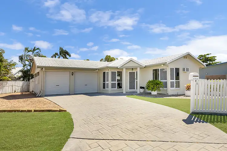 1 Colchester Cres, Kirwan QLD 4817