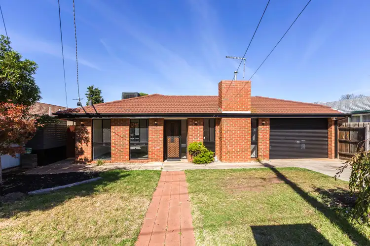 29 Blackwood Dr, Melton South VIC 3338