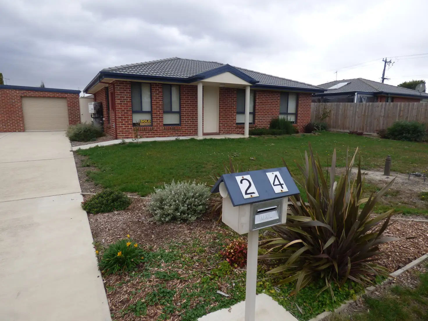 Main view of Homely townhouse listing, 2/4 Bubb St, Moe VIC 3825