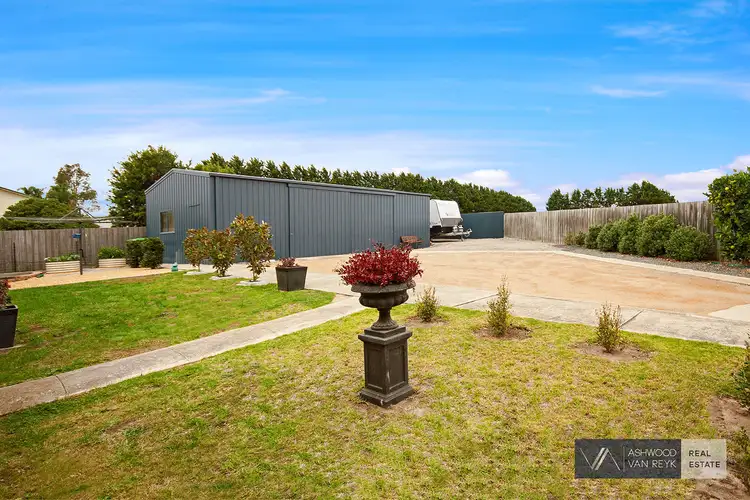 Second view of Homely house listing, 5 Howitt Ct, Lindenow VIC 3865