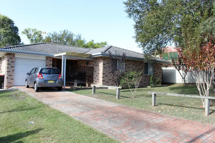 4/2 Carter Cres, Gloucester NSW 2422