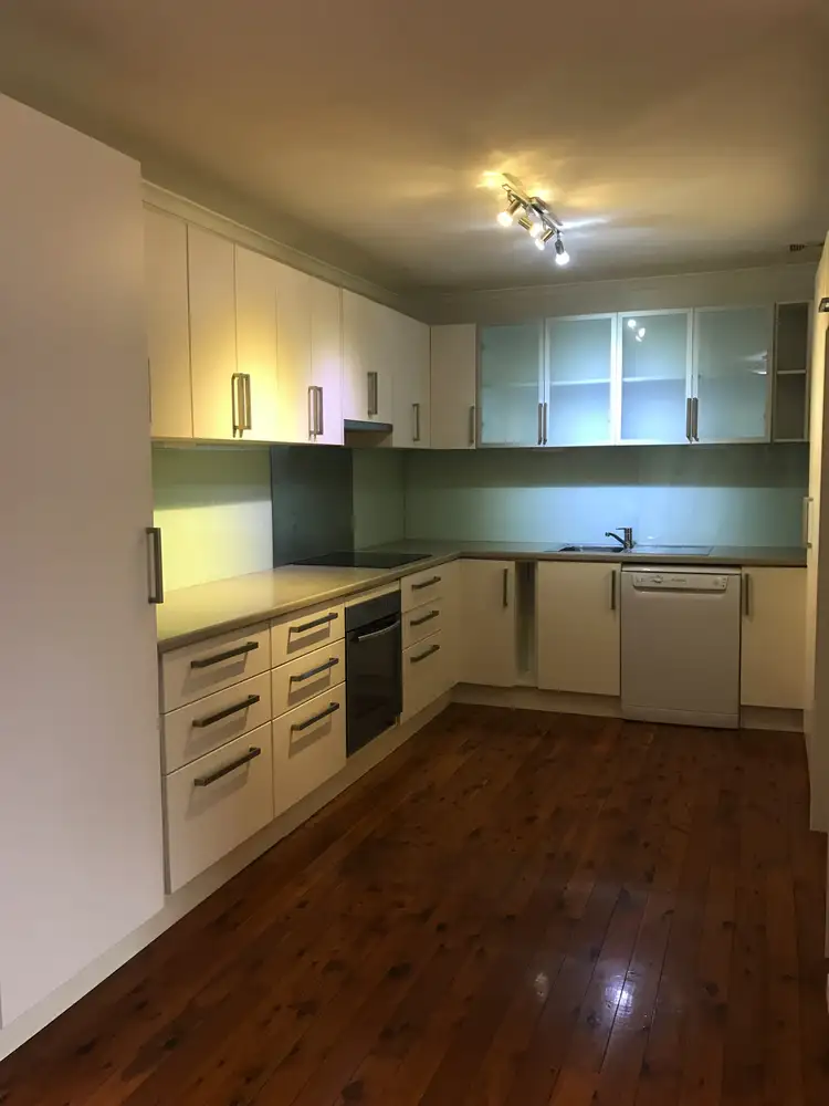 12 Alice St, Russell Island QLD 4184