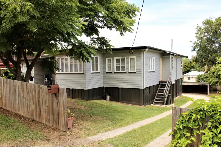31 Row St, Kilcoy QLD 4515