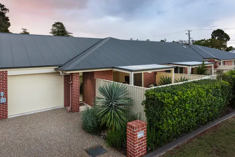 3/166 South St, Centenary Heights QLD 4350