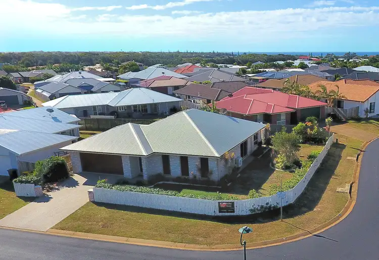 16 Belmonte Dr, Coral Cove QLD 4670
