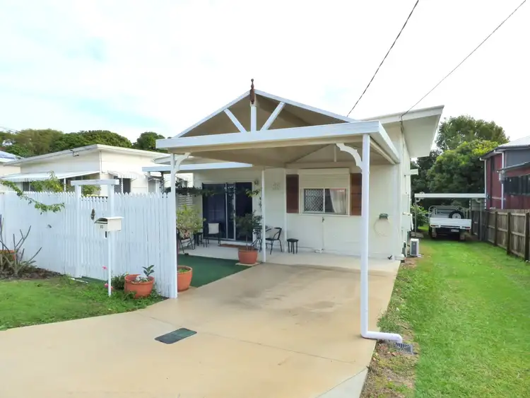 83 Mclennan St, Woody Point QLD 4019