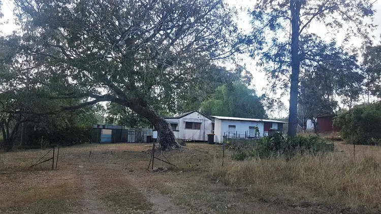 11 Racecourse Rd, Mount Morgan QLD 4714