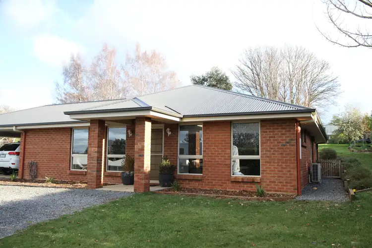 2 Clayton Pl, Deloraine TAS 7304