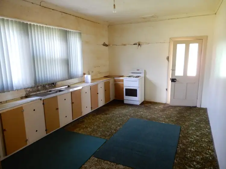 Second view of Homely house listing, 10 Lines St, Jamestown SA 5491