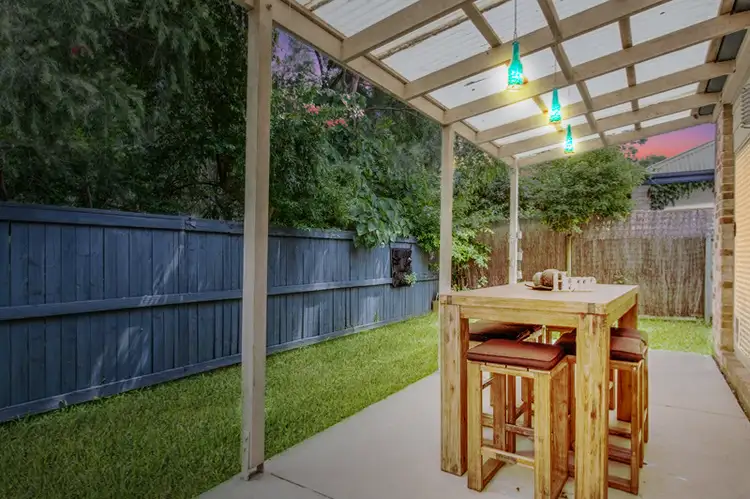 4 Berrington Close, Forest Lake QLD 4078