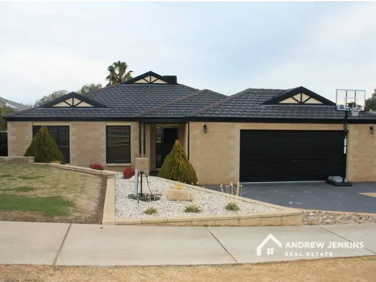 24 Apricot Cct, Cobram VIC 3644