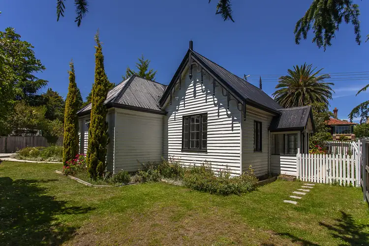 14 Stoke St, New Town TAS 7008