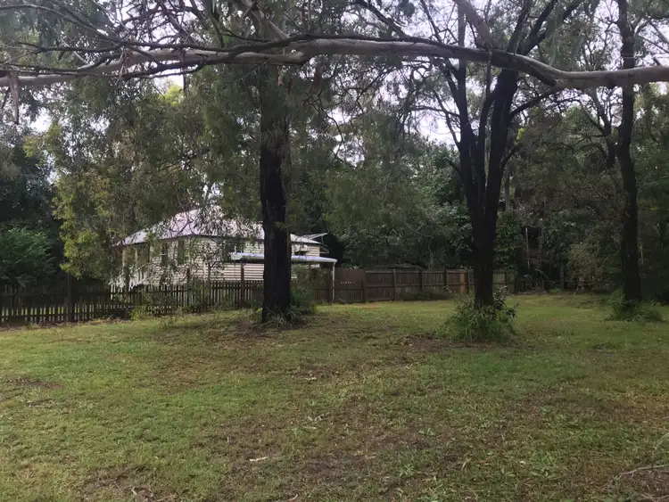 12 Allambie St, Macleay Island QLD 4184