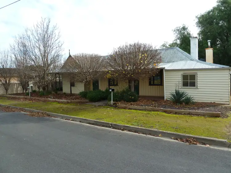 35 Arthur St, Penola SA 5277