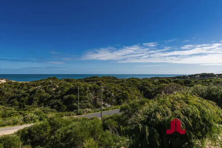11 Ocean View Rd, Preston Beach WA 6215
