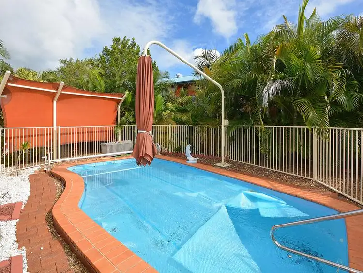 9 Jonwest Close, Torquay QLD 4655