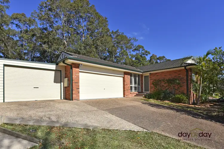 77 Cypress Cl, Fletcher NSW 2287