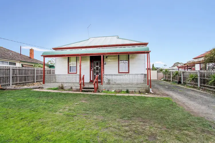 14 Alfred Street, Maffra VIC 3860