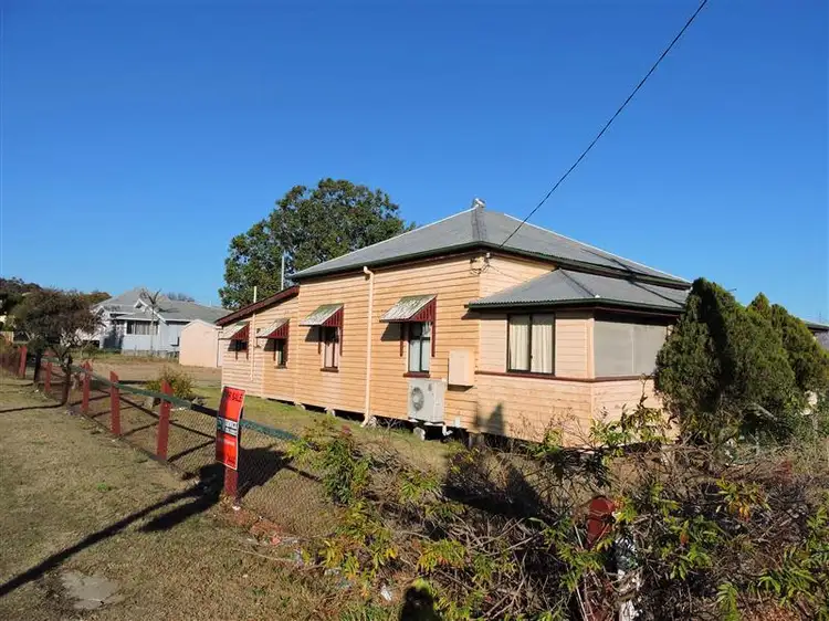 110 Wood St, Warwick QLD 4370