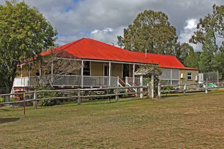 19 Major St, Leyburn QLD 4365