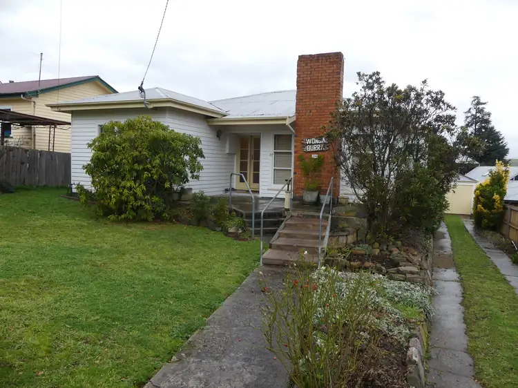 34 Tower Hill St, Deloraine TAS 7304